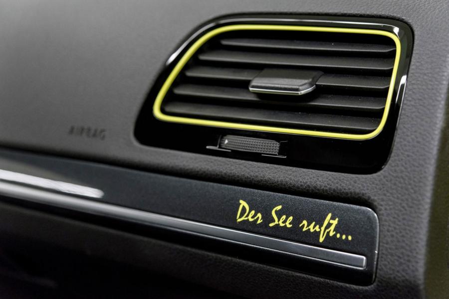  Volkswagen Golf GTi Dark Shine 2015 года  (фото 21 из 24)